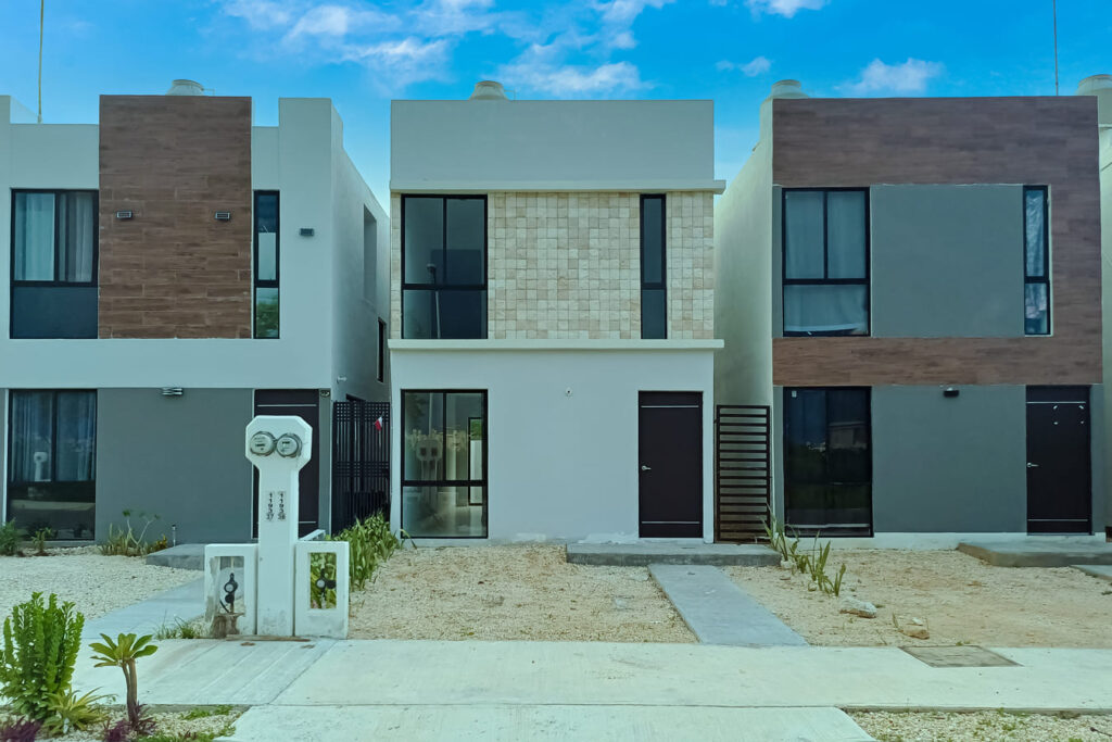 Casa en venta en Fraccionamiento Diamante Tixcacal Mérida Fachada