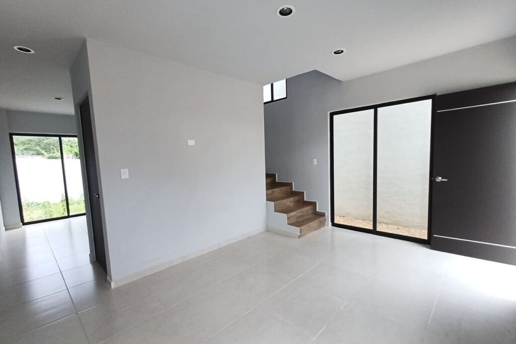 Sala casa en venta en Fraccionamiento Diamante Tixcacal Mérida 