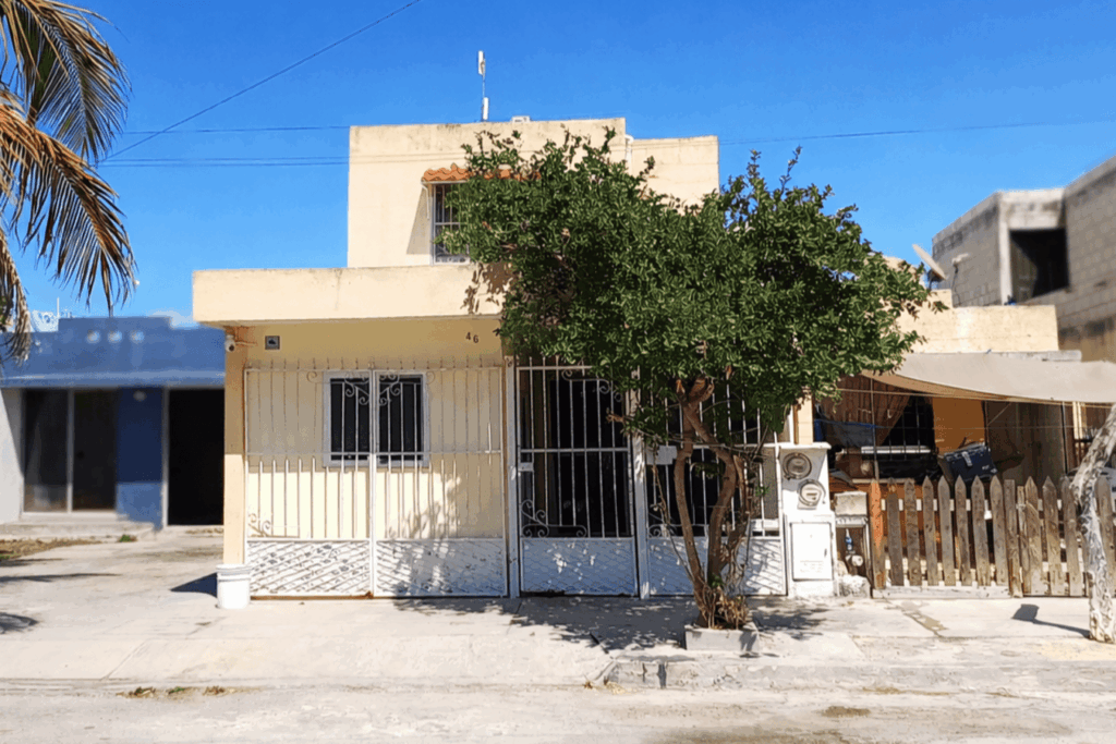 Fachada Casa en Venta en Caucel Mérida. 