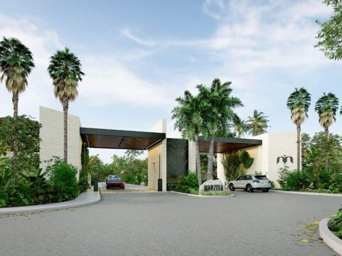 Entrada principal de terreno en Privada Marzela